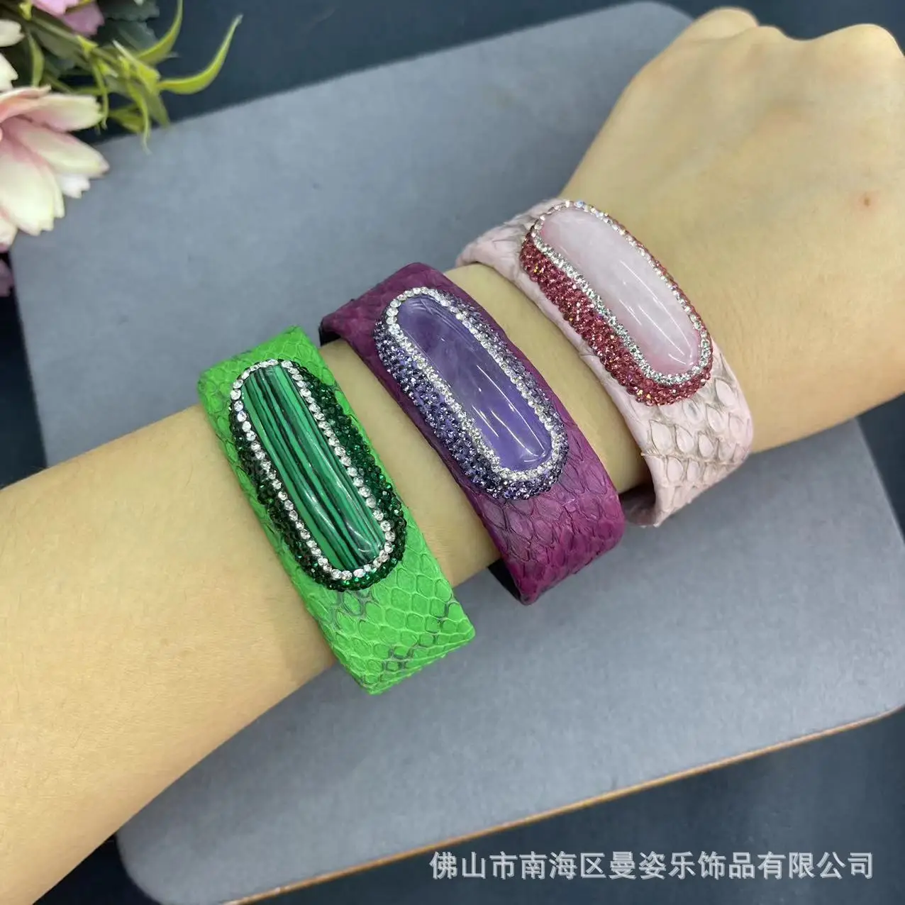 Bracelet en cuir épais en peau - Women'S Fashion E Commerce avis et prix