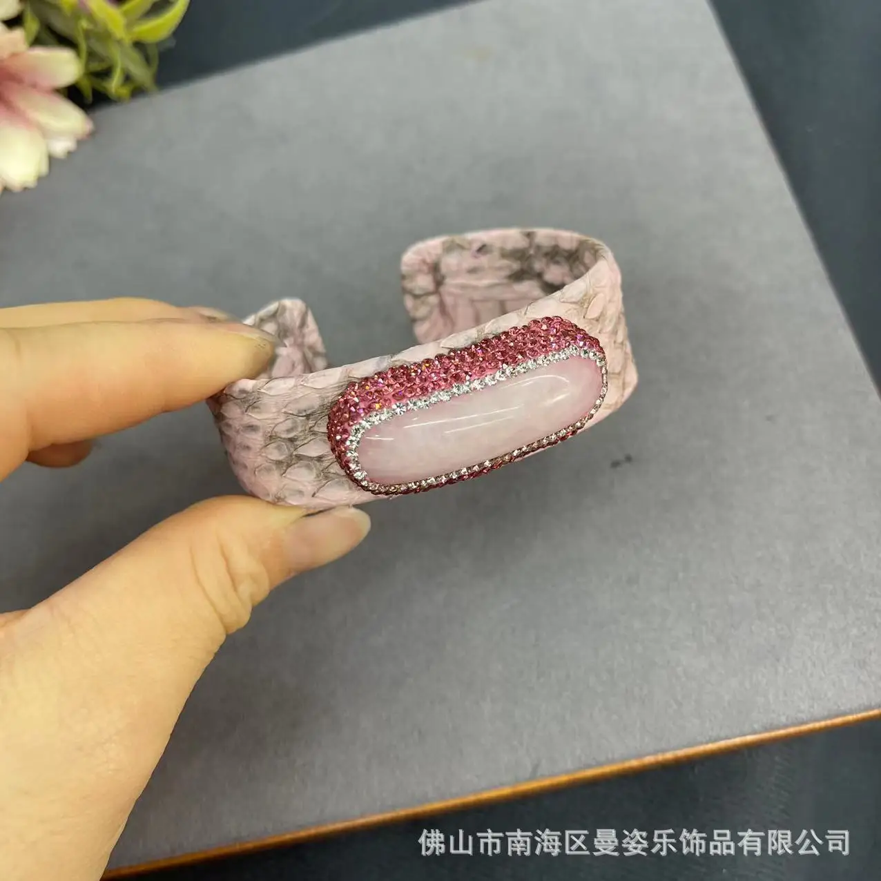 Bracelet en cuir épais en peau - Women'S Fashion E Commerce avis et prix